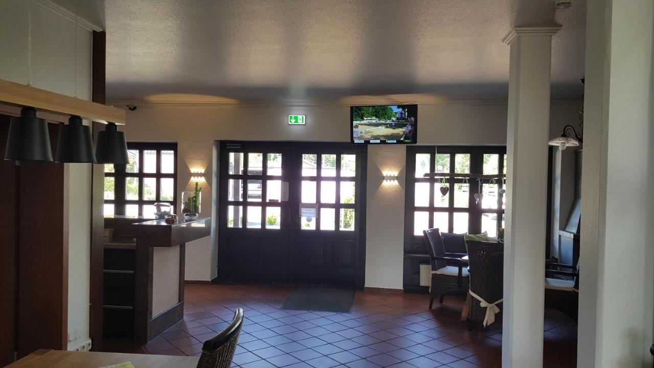 Landhotel Linden Am Venekotensee ニーダークリュヒテン エクステリア 写真