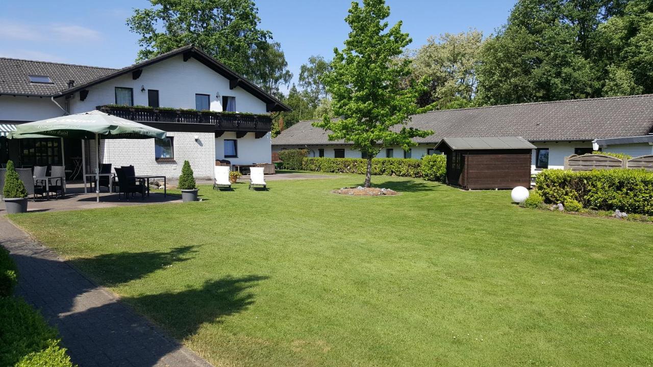 Landhotel Linden Am Venekotensee ニーダークリュヒテン エクステリア 写真