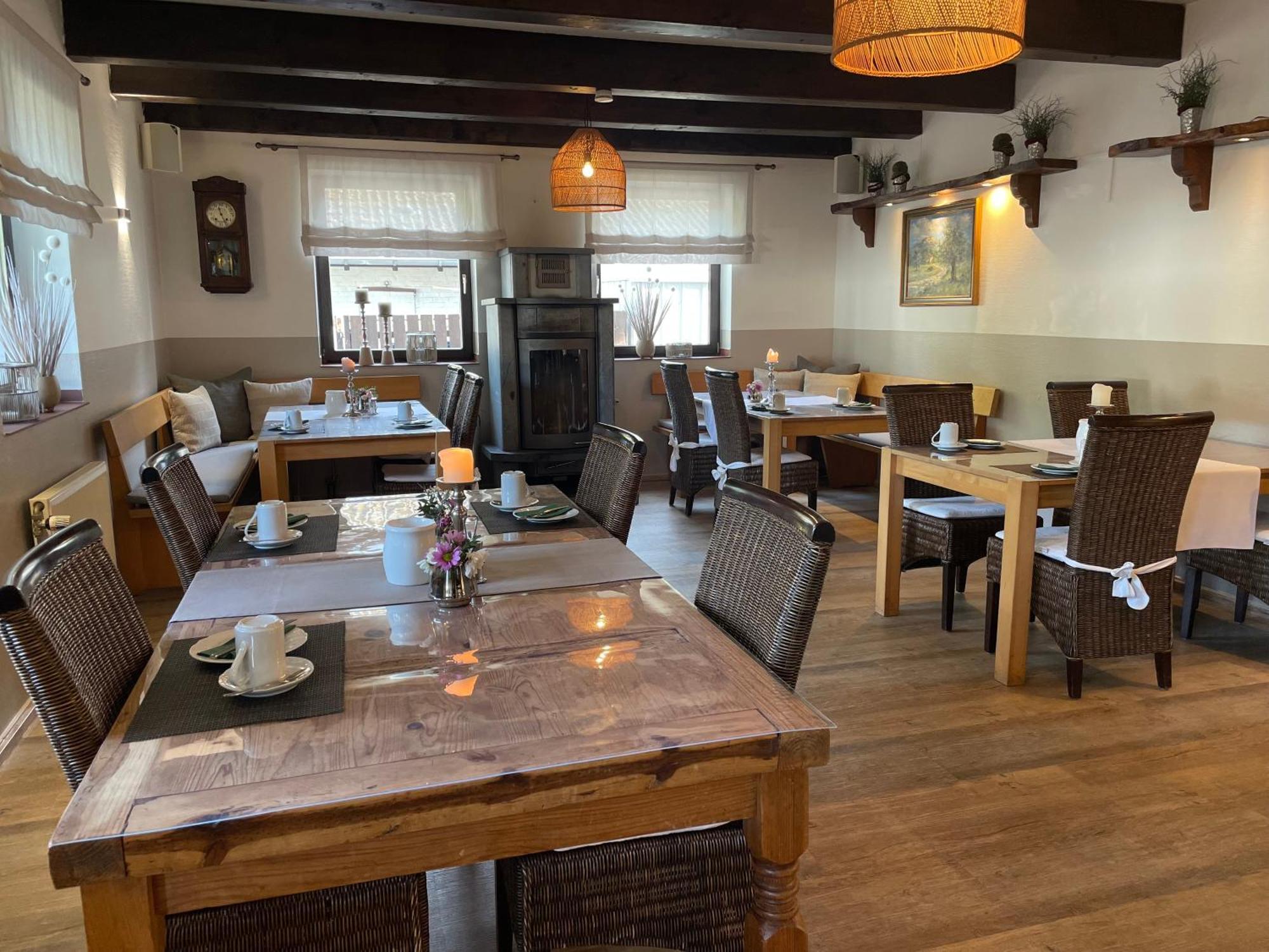 Landhotel Linden Am Venekotensee ニーダークリュヒテン エクステリア 写真