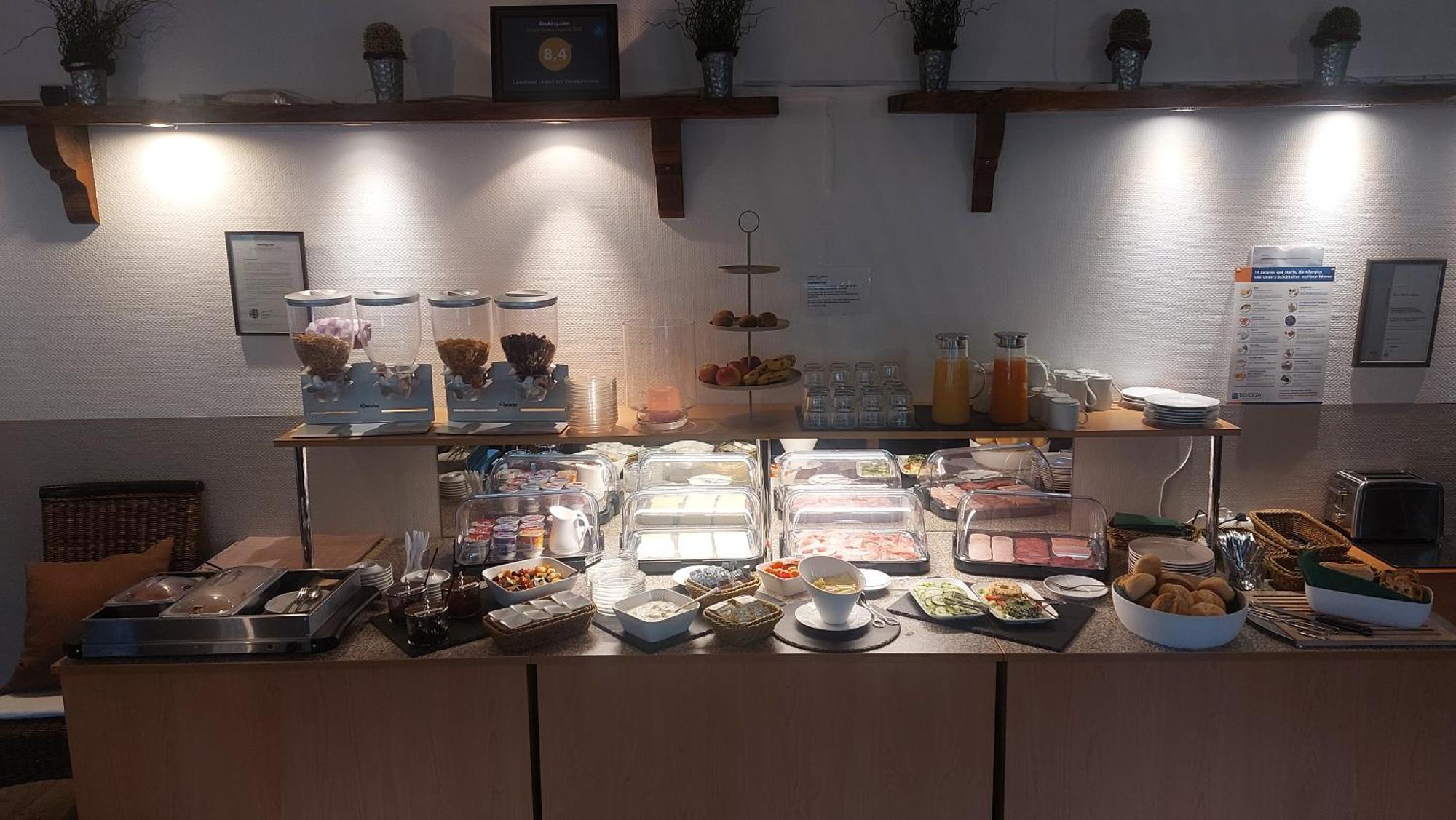 Landhotel Linden Am Venekotensee ニーダークリュヒテン エクステリア 写真