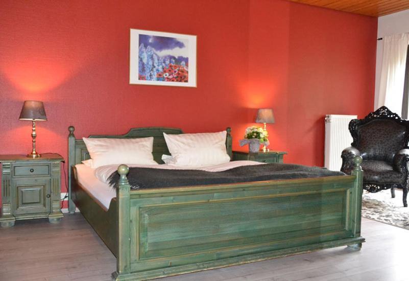 Landhotel Linden Am Venekotensee ニーダークリュヒテン エクステリア 写真